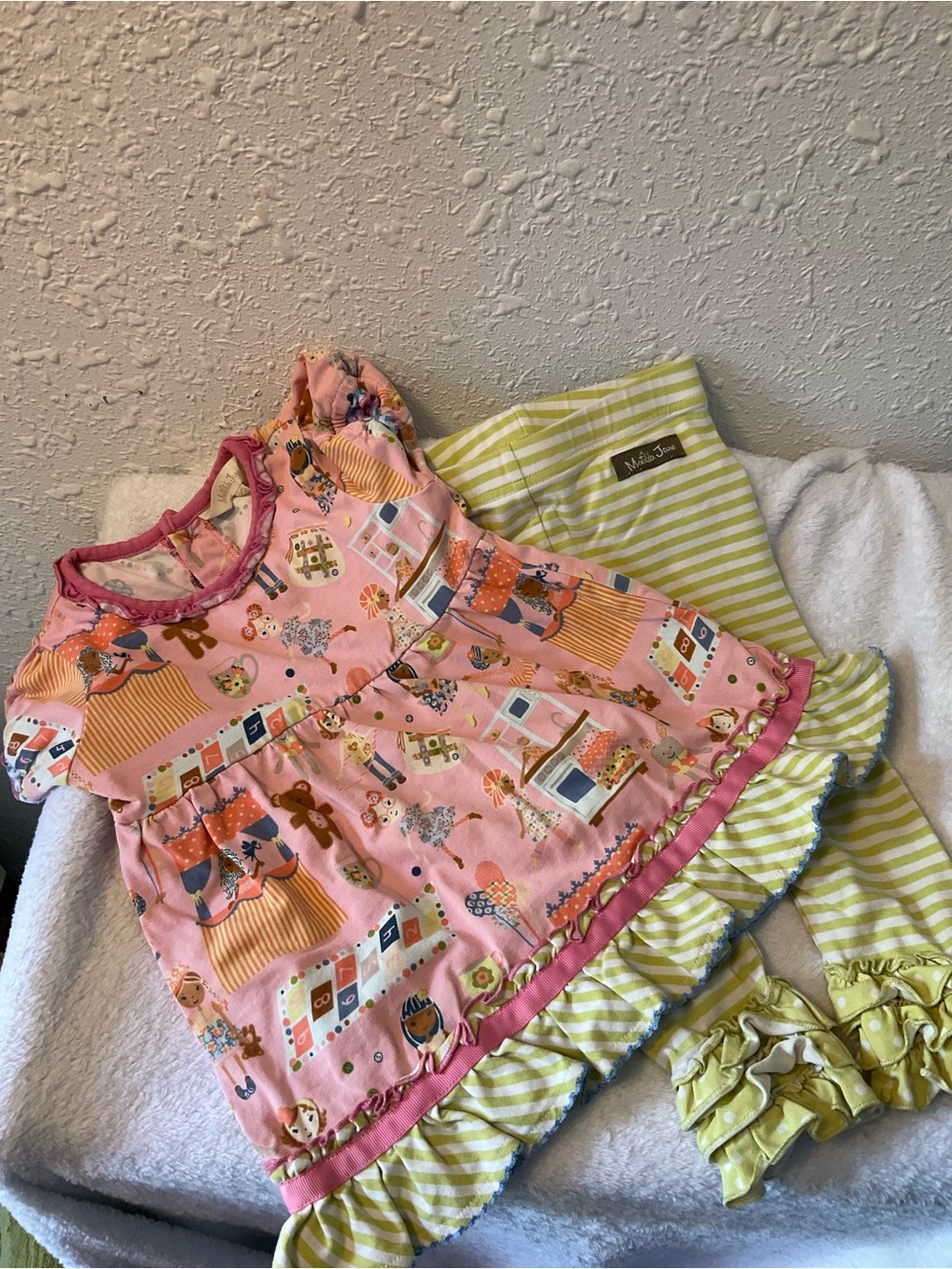 Matilda Jane top and peddlers